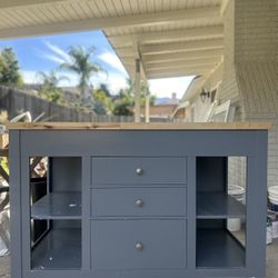 Beautiful Wood Kitchen Island 