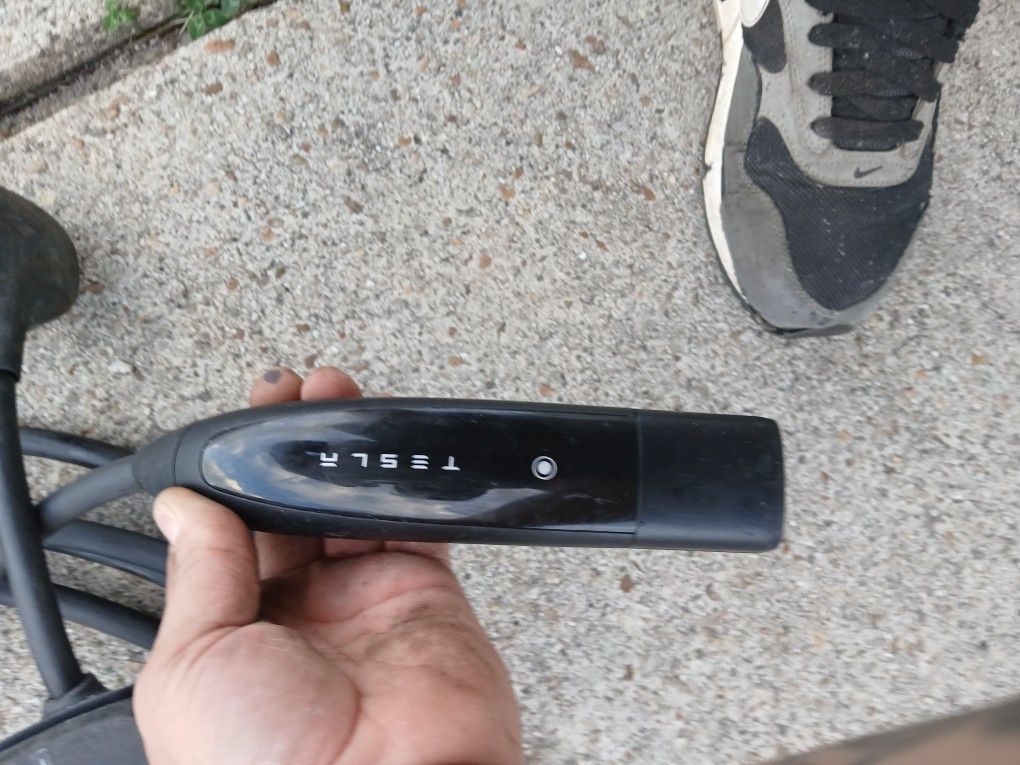 TESLA CHARGING PORT