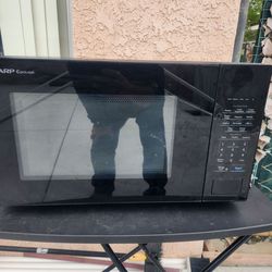 Microwave (Located In sunland)