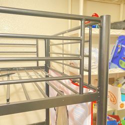 New metal bunk Bed 