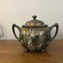 Reed & Barton Silver Plate Sugar Dish With A Lid