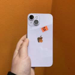 Factory Unlocked Iphone 15 128 gb comes with store warranty 