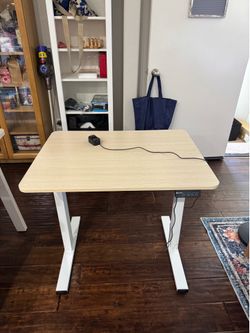 Sit/stand desk