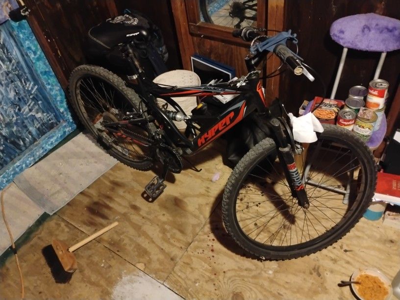 BRAND NEW 26 Inch HYPER MT BIKE