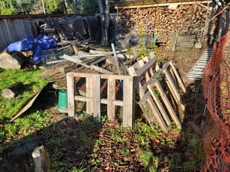 wood pallets old fencing