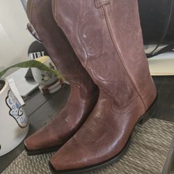 Ariat Men's Uptown Western Boots. Snip Toe Men's Size 9.5 