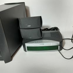  BOSE AV3-2-1 Series DVD/CD Media Center w Powered Sub & Speakers Bundle. No remote.

Works and sounds great