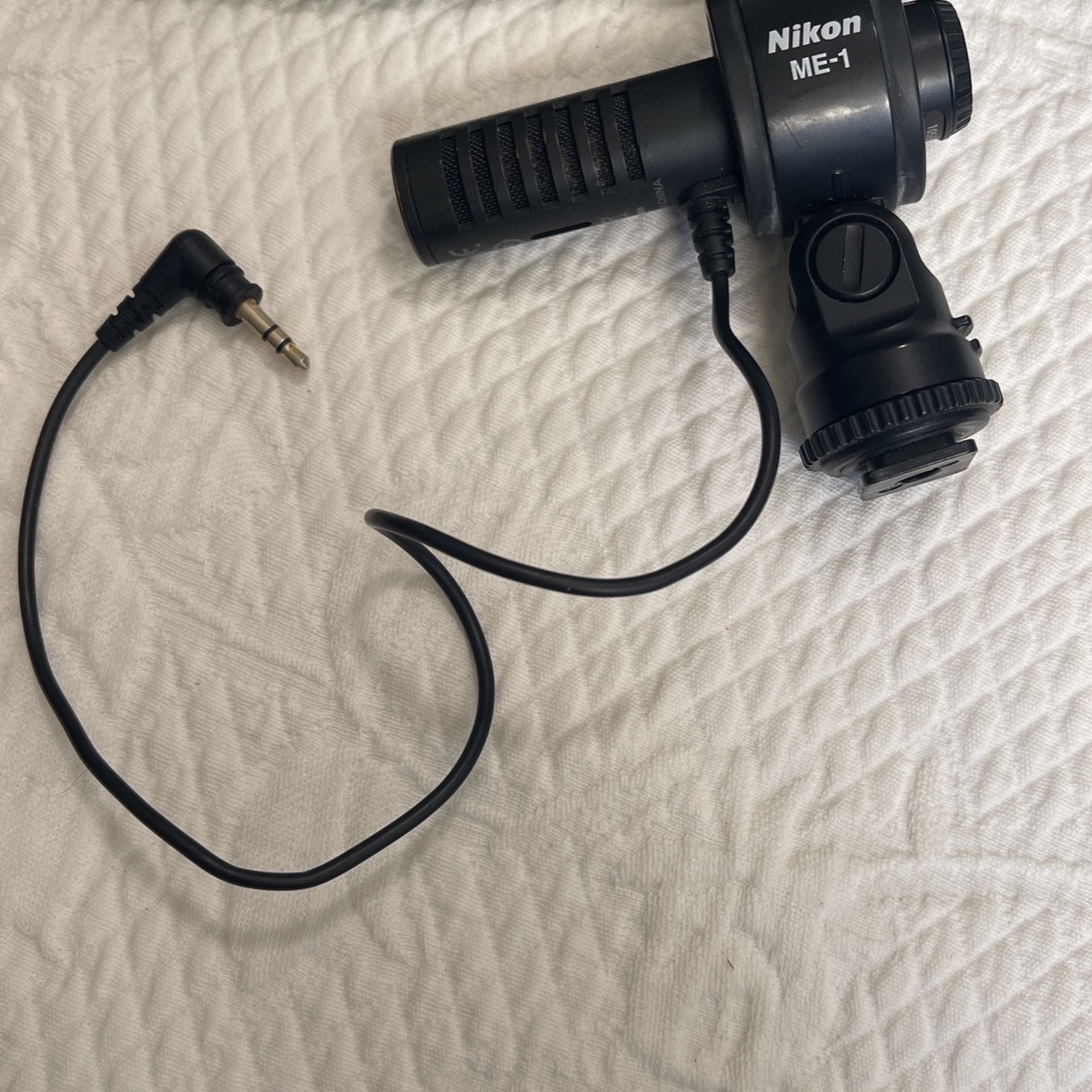 Nikon ME-1 Stereo Microphone For Digital Cameras
