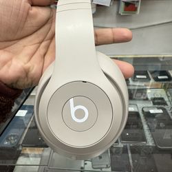 Apple Beats Pro Wireless Headphone Latest One 