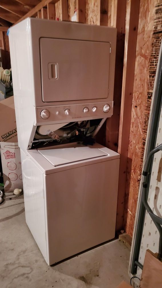 Stacked washer dryer Free If Pick up Saturday