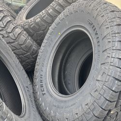 4 tires 285x70-17 $650