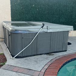 Working Hot Tub Spa Free