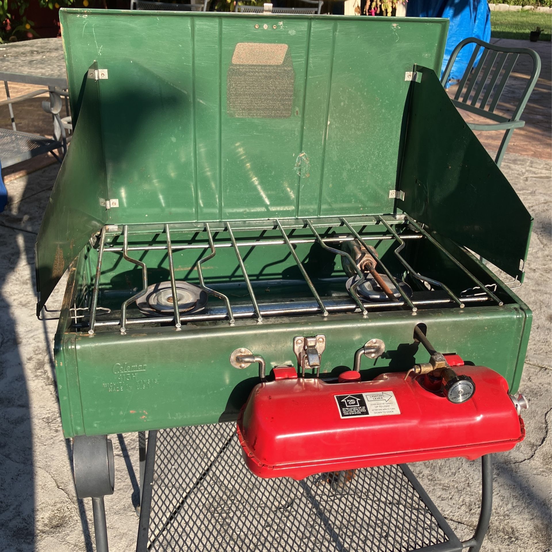 413H Coleman Stove