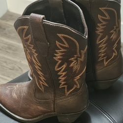 Women 5 1/2 Boots