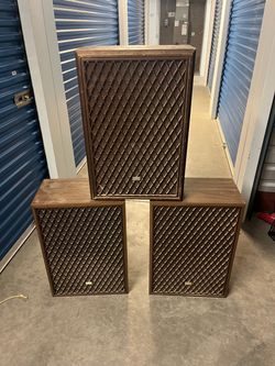 Three Rare Sansui speakers good shape