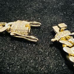 8mm Iced-Out Miami Cuban Link 8” Bracelet– 14K Gold over Stainless Steel 