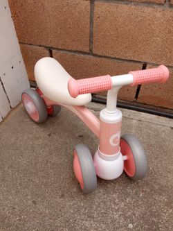 Girls Toddler small bike (like NEW!)