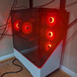 Gaming PC and Samsung Gaming Monitor