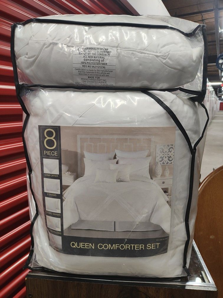Queen Size Comforter Set Eight Pieces
