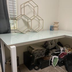 Glass Panel Desk 