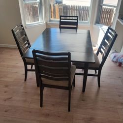 4 Seat Dining Table 