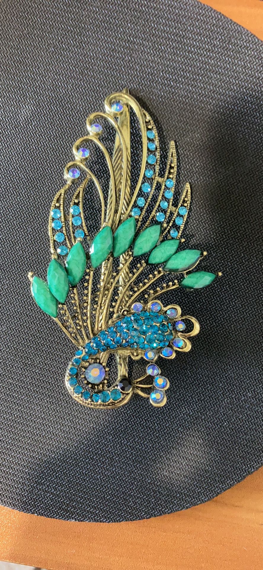 Peacock crystal stone hair clip