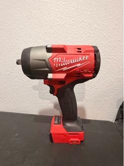 Milwaukee M18 Fuel 1/2 High Torque Impact Wrench