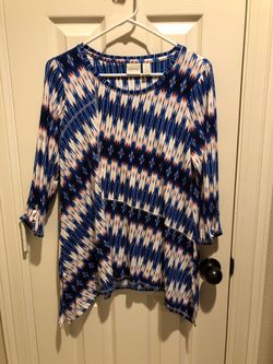 Brand new Zenergy shirt from Chicos size 0