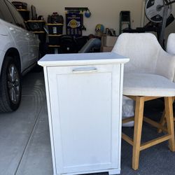 Cabinet trash can