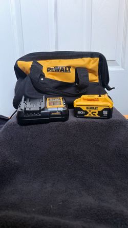 DeWalt 20V XR 5Ah Battery, Charger, and Bag