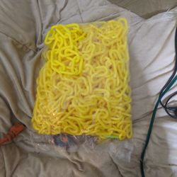 100 Ft Of Plastic Yellow Chain Link