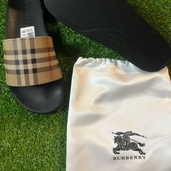 Burberry Slides Size 8-8.5Men’s