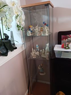 This is collectibles we sell everything with it cabinets