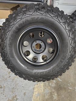 Set Of 4 BF Goodrich 35x12.50R17LT KM3 Rims & Tires With Air Sensors Center Caps & Lug Nuts From Jeep Gladiator