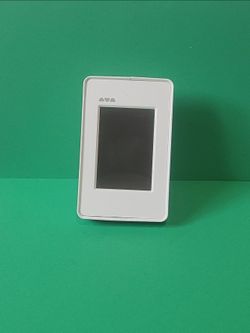 Schluter-DITRA-HEAT programmable touchscreen thermostat for heating cables.