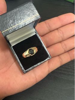 10K Gold Men’s Onyx Ring W 2 Small Diamonds