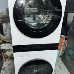 Lg ThinQ Front Load Washer Tower with Center Control (4.5cuft) Washer And (7.4cu.ft.dryer
