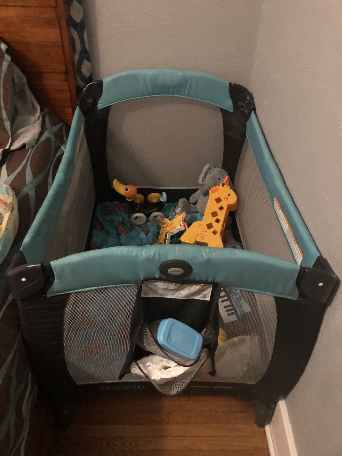 Graco play and go