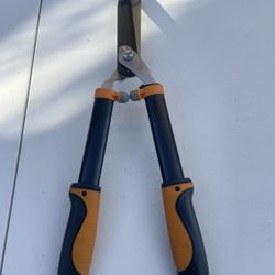 Fiskars Power-Lever Hedge Shears with Soft Grip and
