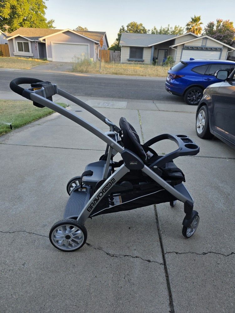 Chicco Bravo For 2 Stroller