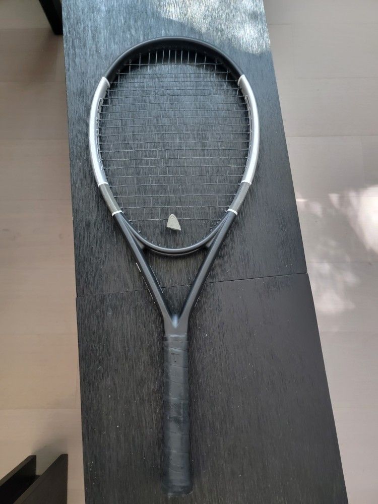 Gosen Carbon 02 Tennis Racket 4 1/4 Like New