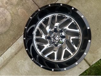 22x12 Fuel D211 Triton Chrome W/Black Lip Wheel 8x170 (-44mm)