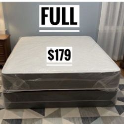 Full Size Mattress and Box Spring // Delivery Available 🚛