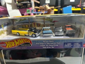 Hotwheels premium diorama set