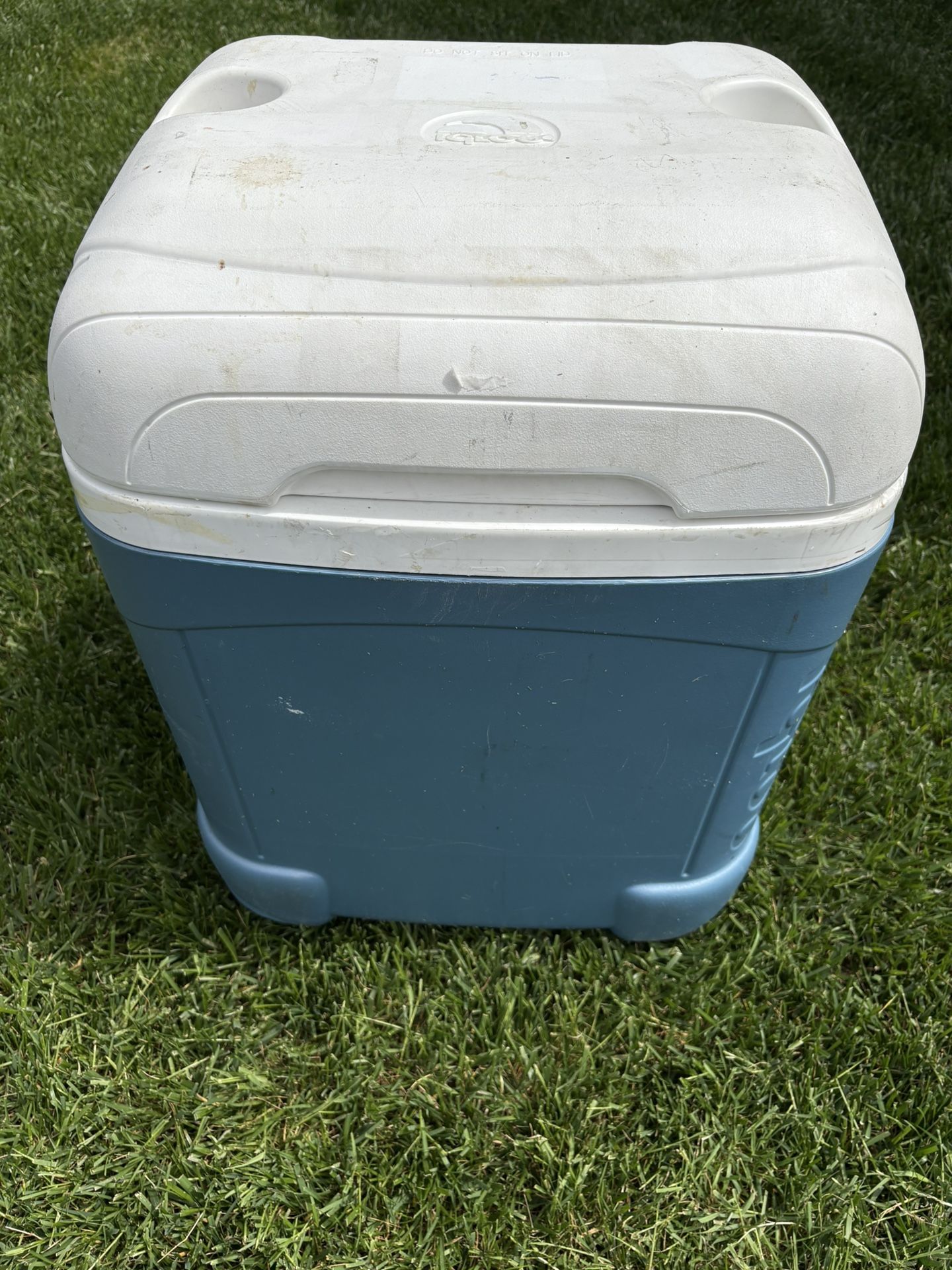 Igloo Ice Cube 60 Qt Cooler