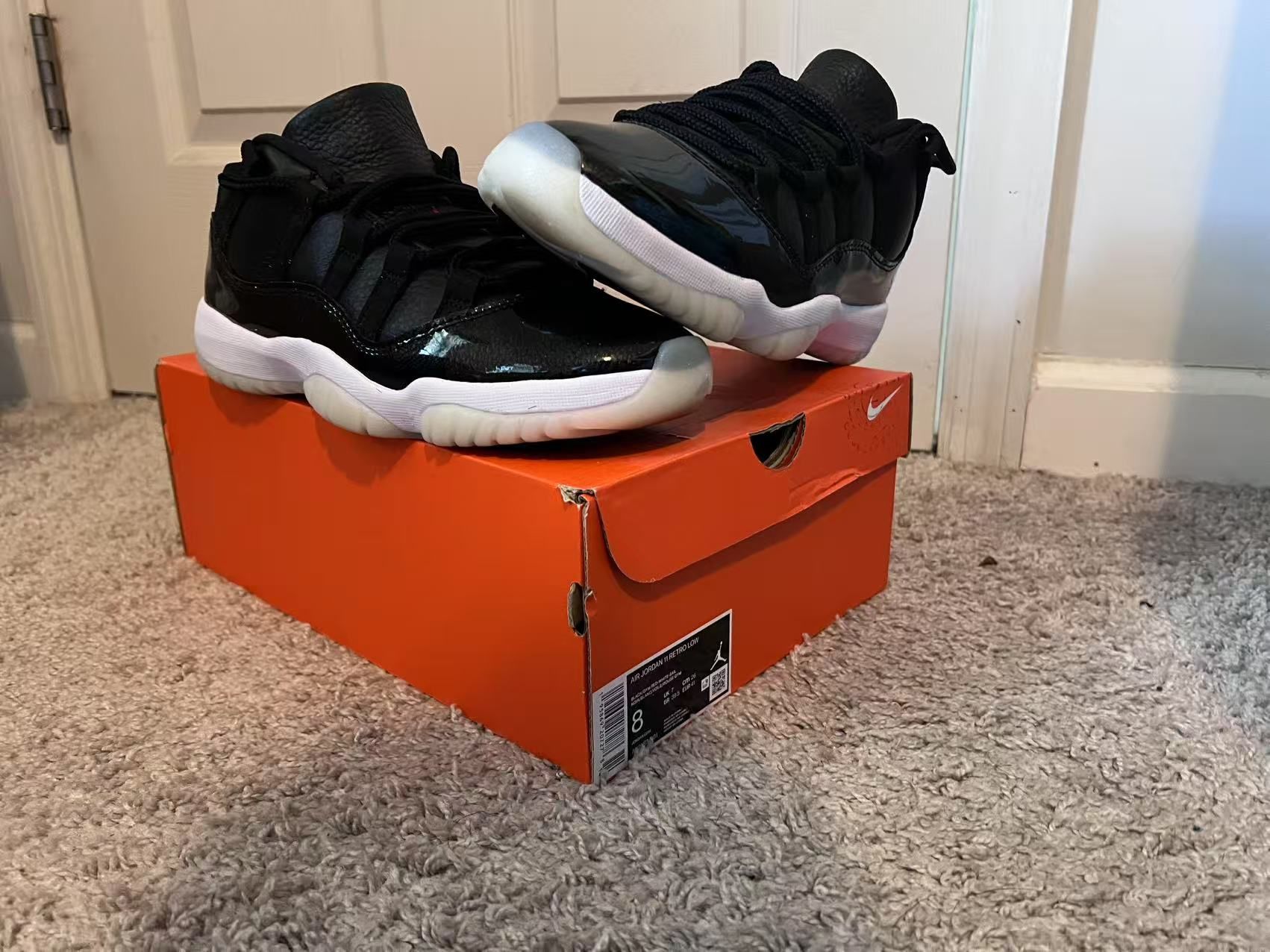 Jordan 11 low (size 8-male)