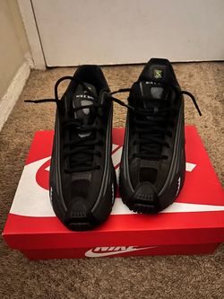 Diamond turf & nike shox r4