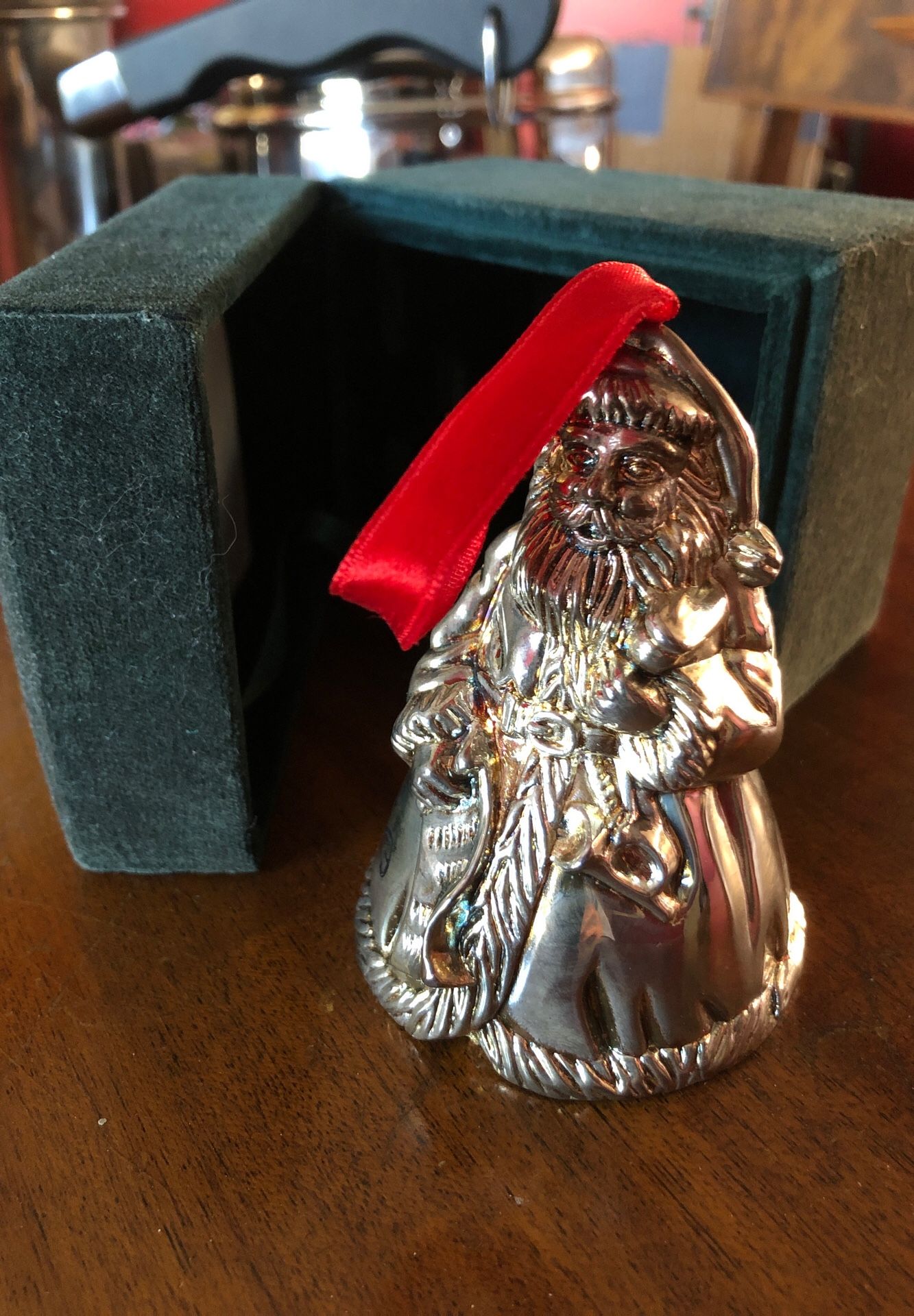 4”silver/pewter Santa w/velvet box dinner bell