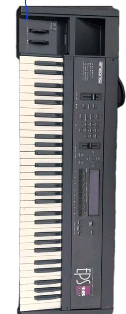 The Ensoniq EPS-16 PLUS Sampling Keyboard slight display issue