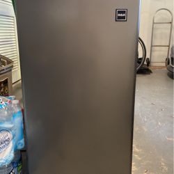 rca mini fridge 